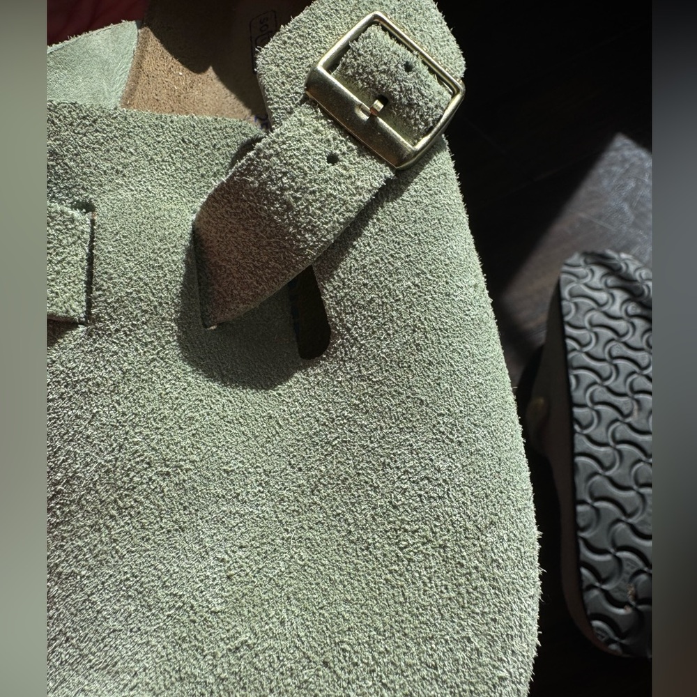 Birkenstock Boston soft footbed in suede in the color green tea. Size 39 - Picture 4 of 4